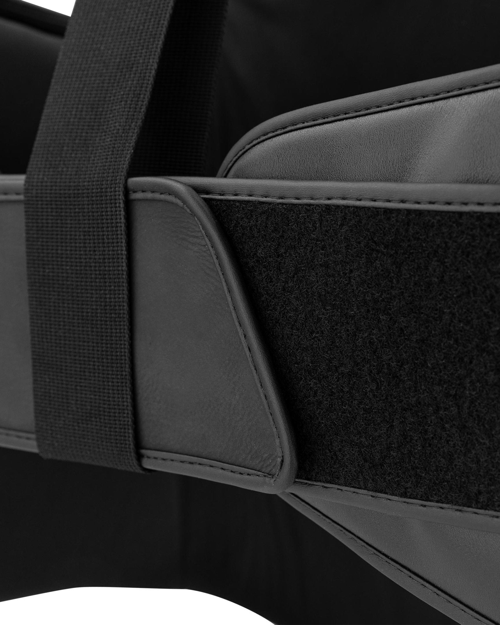 Black belly pad strap and padded edging with stitched trim