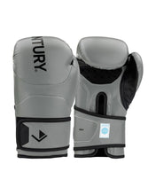 Kickboxing gloves in grey with black accents, padded knuckles and adjustable wrist strap